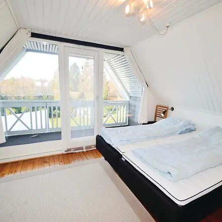 Three-bedroom Holiday In Vaggerlose *
