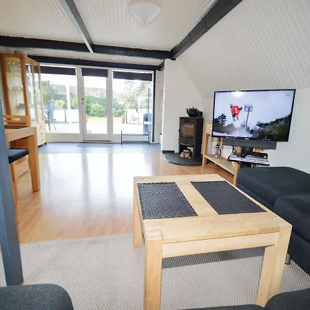 Three-bedroom Holiday In Vaggerlose *